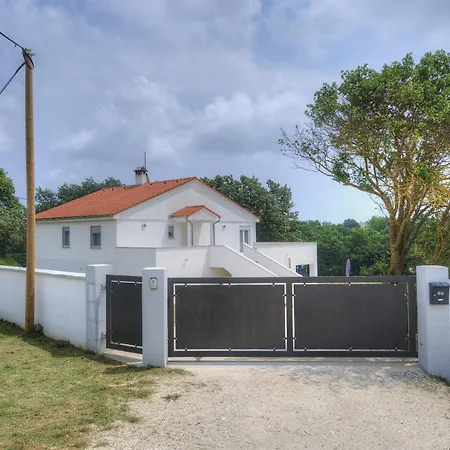 With Parking Space Valtura, - 22791 * Pula