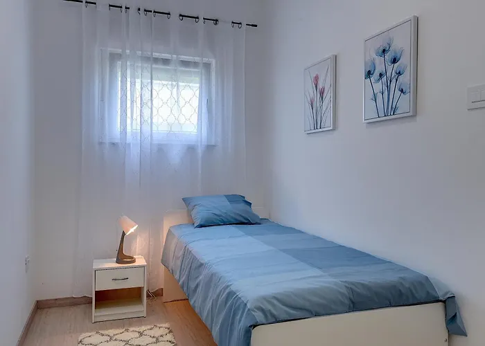 Apartment With Parking Space Valtura, - 22791 *