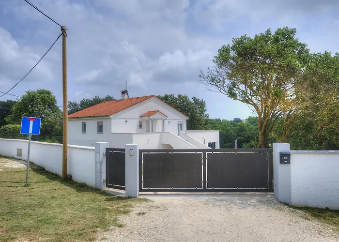 With Parking Space Valtura, - 22791 * Pula